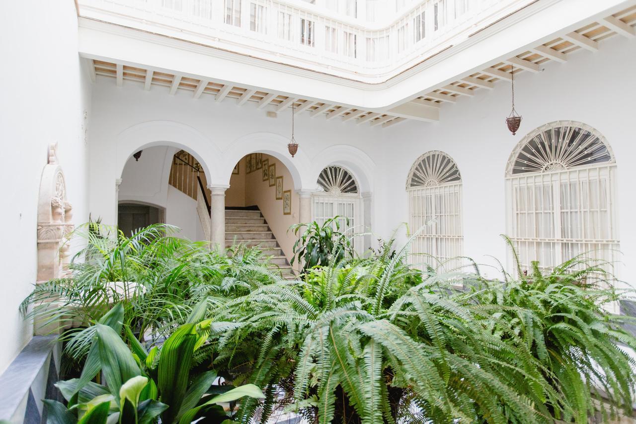 Apartamentos La Botanica, Cadiz Exterior photo