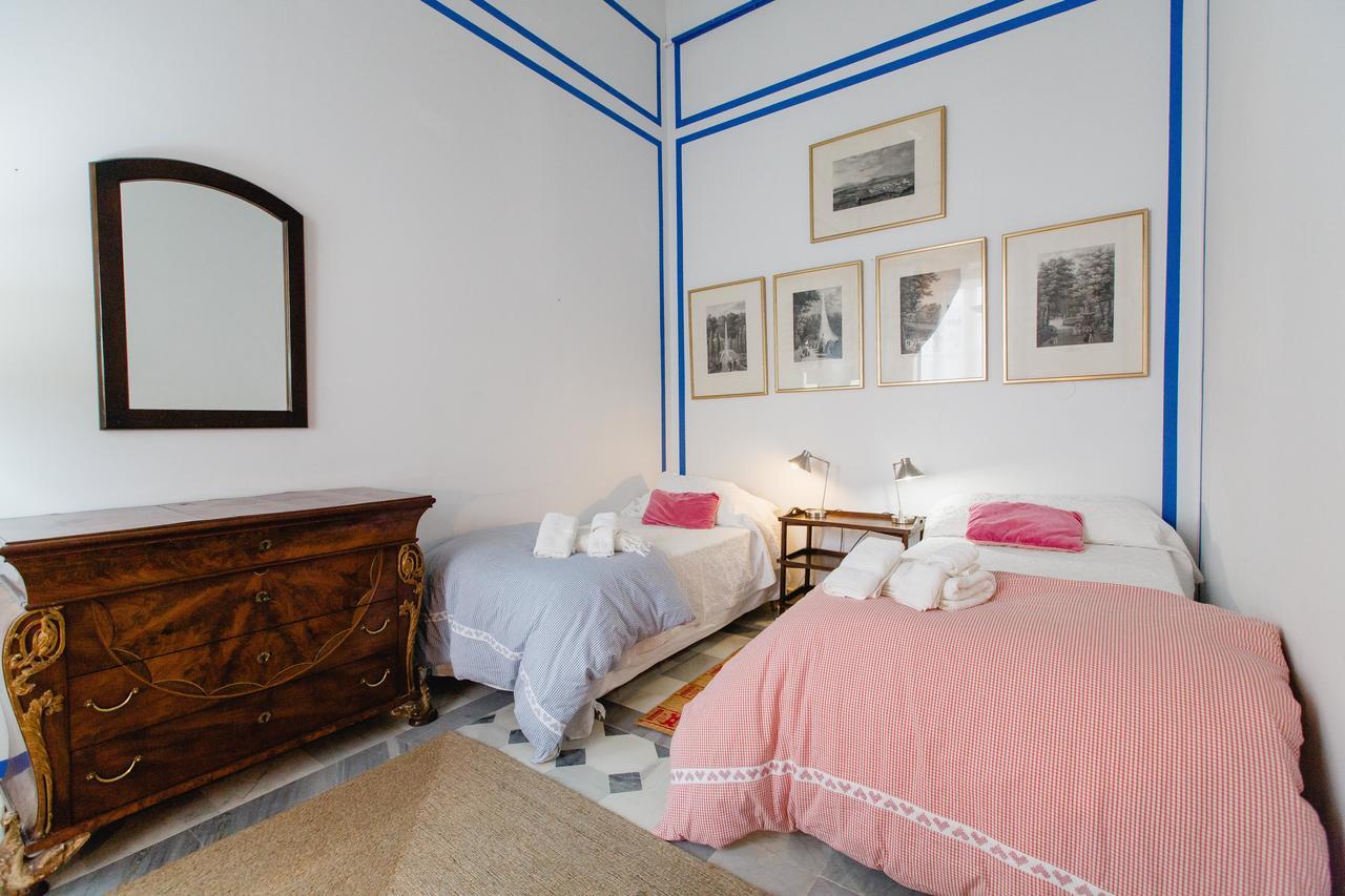 Apartamentos La Botanica, Cadiz Exterior photo